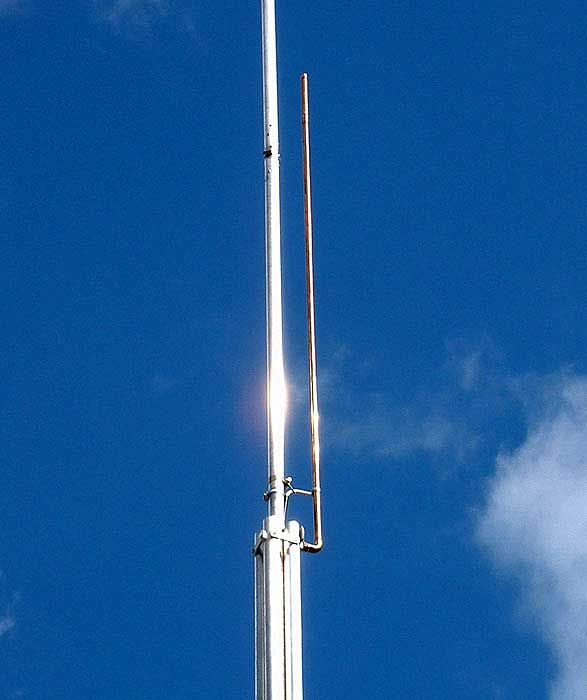 Vertical antenna for ham radio - 40-meter ham band (7 MHz) .